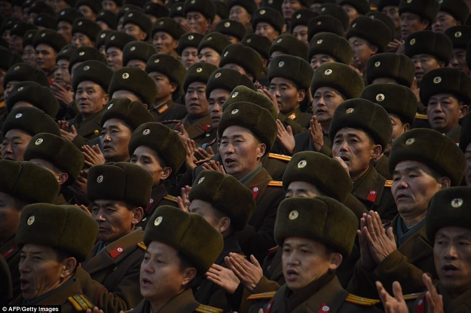 Báo chí nhà nước Triều Tiên khẳng định: “Thành công tuyệt vời của vụ thử ICBM Hwasong-15 là thắng lợi vô giá mà người dân Triều Tiên vĩ đại và anh hùng đã đạt được“. Ảnh: AFP/Getty Images