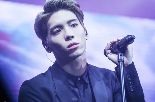 Jonghyun luôn cảm thấy cô đơn khi có hàng triệu người hâm mộ