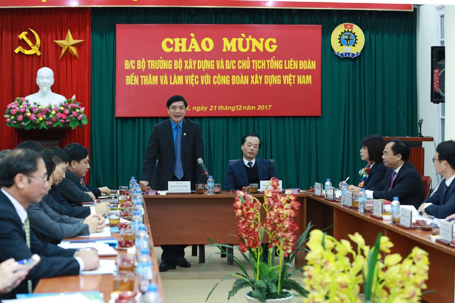 Chủ tịch Tổng LĐLĐVN Bùi Văn Cường phát biểu tại buổi làm việc với Công đoàn Xây dựng VIệt Nam. Ảnh: Hải Nguyễn.