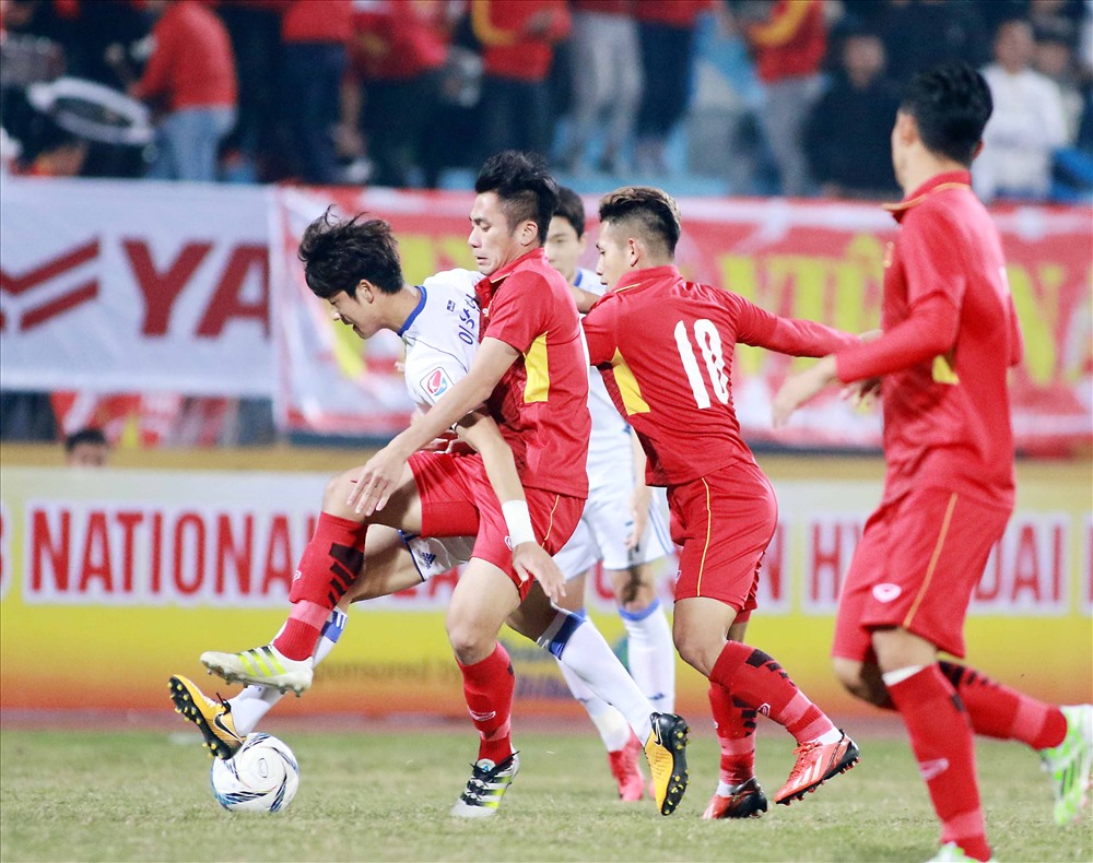 U23 Việt Nam trong  giao hữu với CLB CLB Ulsan Huyndai FC. Ảnh: H.A