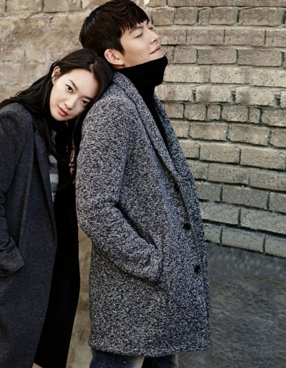 Trang Newsen cho biết, bạn gái Shin Min Ah vẫn luôn ở bên cạnh chăm sóc và đồng hành cùng nam diễn viên chống chọi lại căn bệnh. 