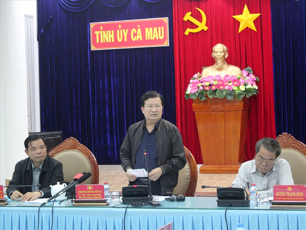 Phó Thủ tướng Trịnh Đình Dũng phát biểu chỉ đạo tại buổi làm việc với lãnh đạo tỉnh Cà Mau chiều tối 25.12 (ảnh: P.V)