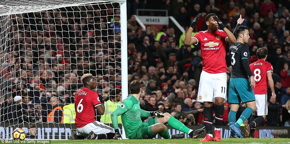 Paul Pogba tiếc nuối khi bàn thắng của anh không được công nhận. Ảnh: Getty Images.