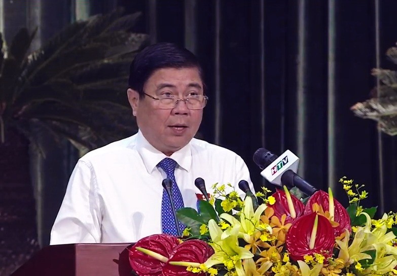 Chủ tịch UBND TPHCM Nguyễn Thành Phong trả lời chất vấn ĐB HĐND TP chiều 6.12.