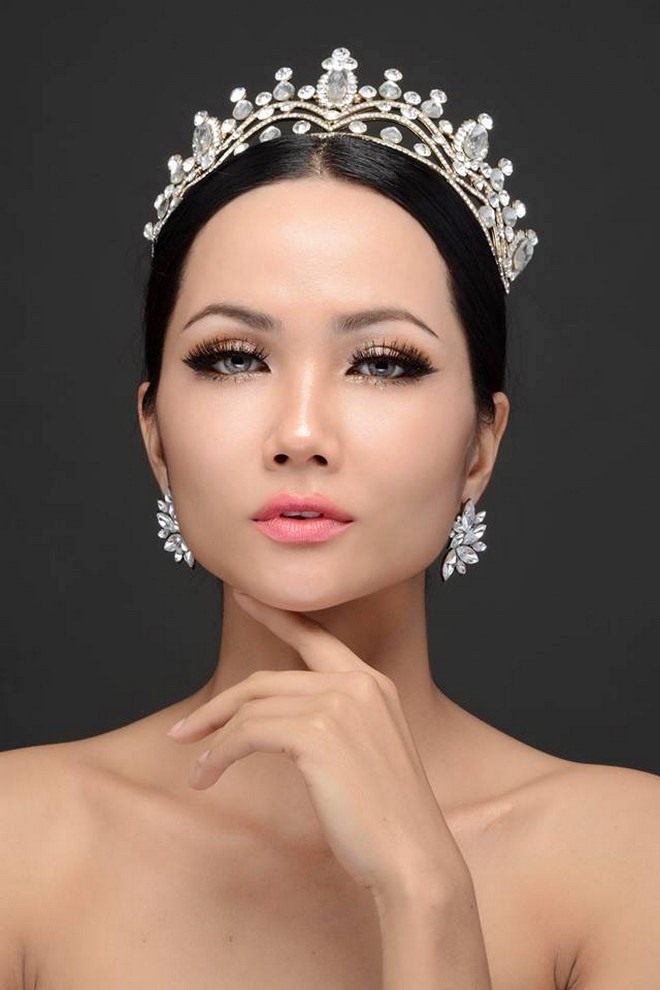 H'Hen Niê gây ấn tượng khi đăng kí dự thi Hoa hậu Hoàn vũ Việt Nam 2017. Ảnh: BTC