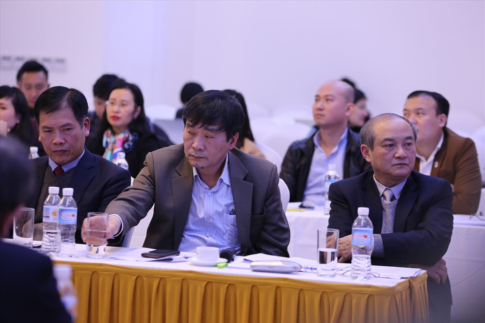 Tổng cục trưởng Tổng cục TDTT Vương Bíc Thắng (trái) tại buổi đối thoại. Ảnh: H.Đ