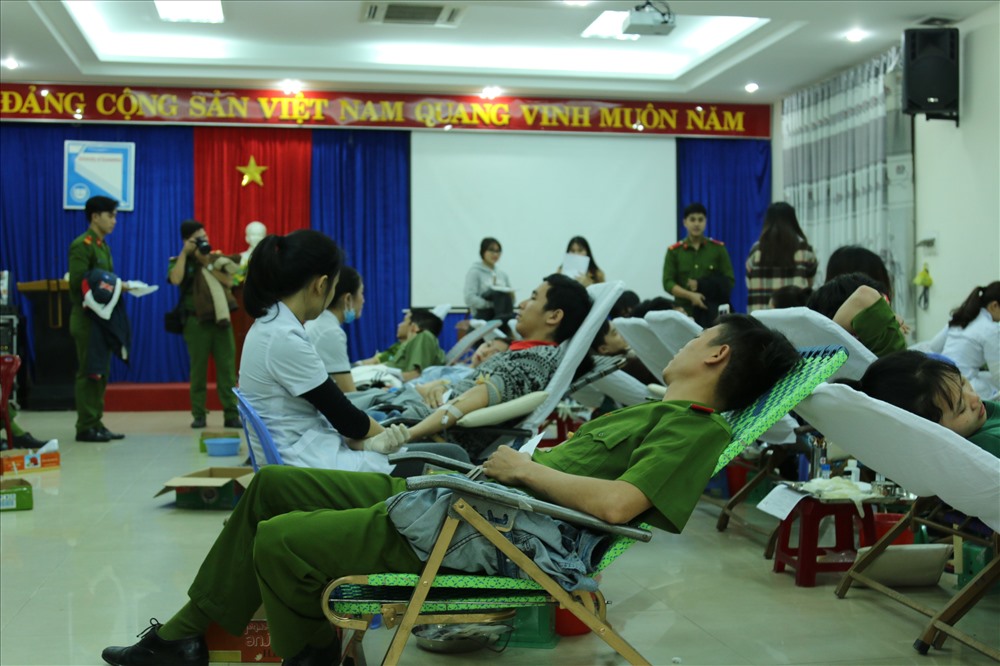 Đến với Đà Nẵng lần này, “Chủ nhật Đỏ” dự kiến sẽ tiếp nhận gần 1.000 đơn vị máu góp phần bổ sung lượng máu thiếu hụt tại các bệnh viện trên địa bàn TP. (ảnh: Bảo Trung)