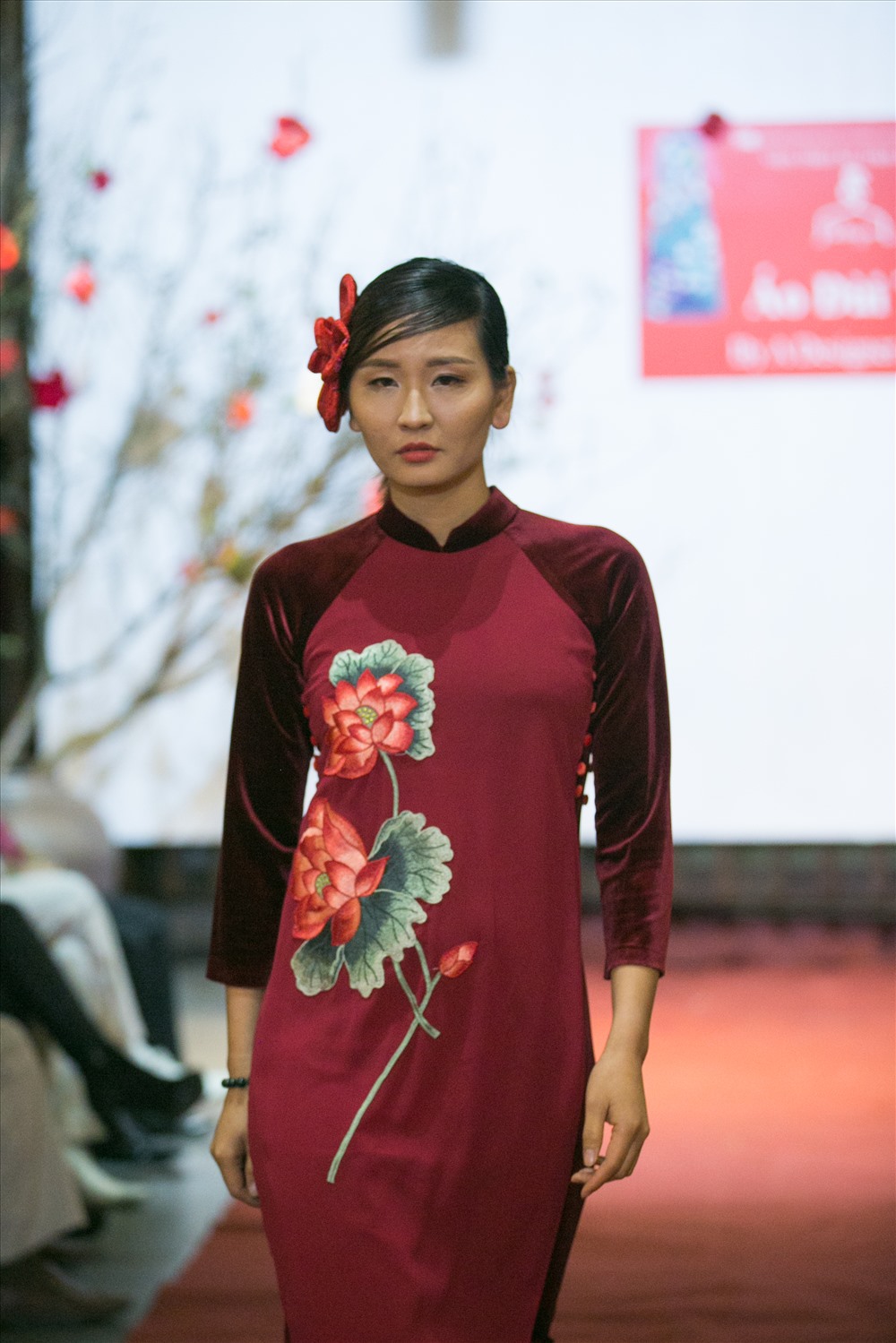 Sét Áo Dài cách tân, tay ngăn, kèm chân váy dài, thích hợp đi chơi TẾT |  Shopee Việt Nam