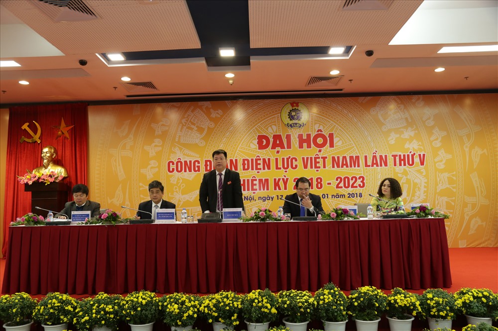 Đại hội Công đoàn Điện lực Việt Nam lần thứ V đã khai mạc sáng 17.1. Ảnh: N.L 