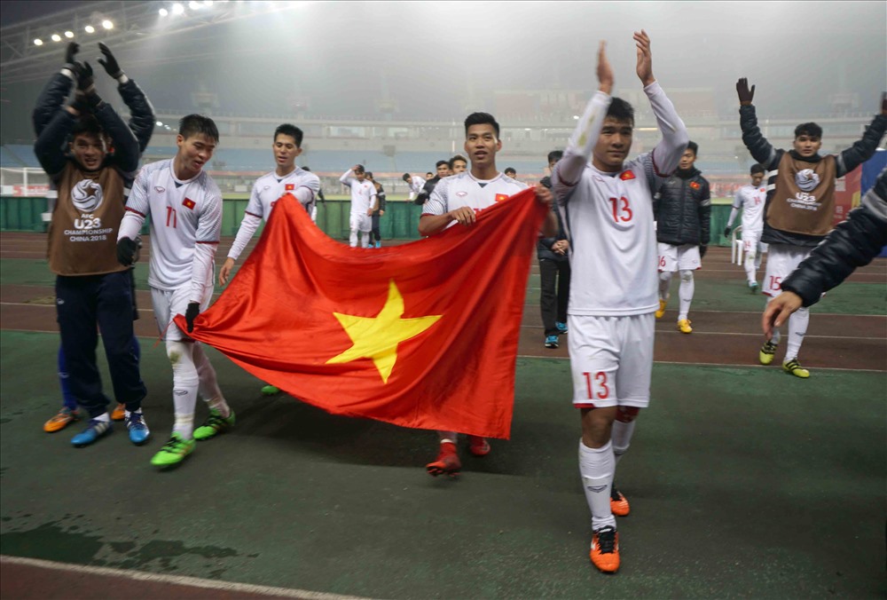 U23 Việt Nam ăn mừng thành tích  giành vé vào tứ kết tại SVĐ Thường Thục. Ảnh: H.P