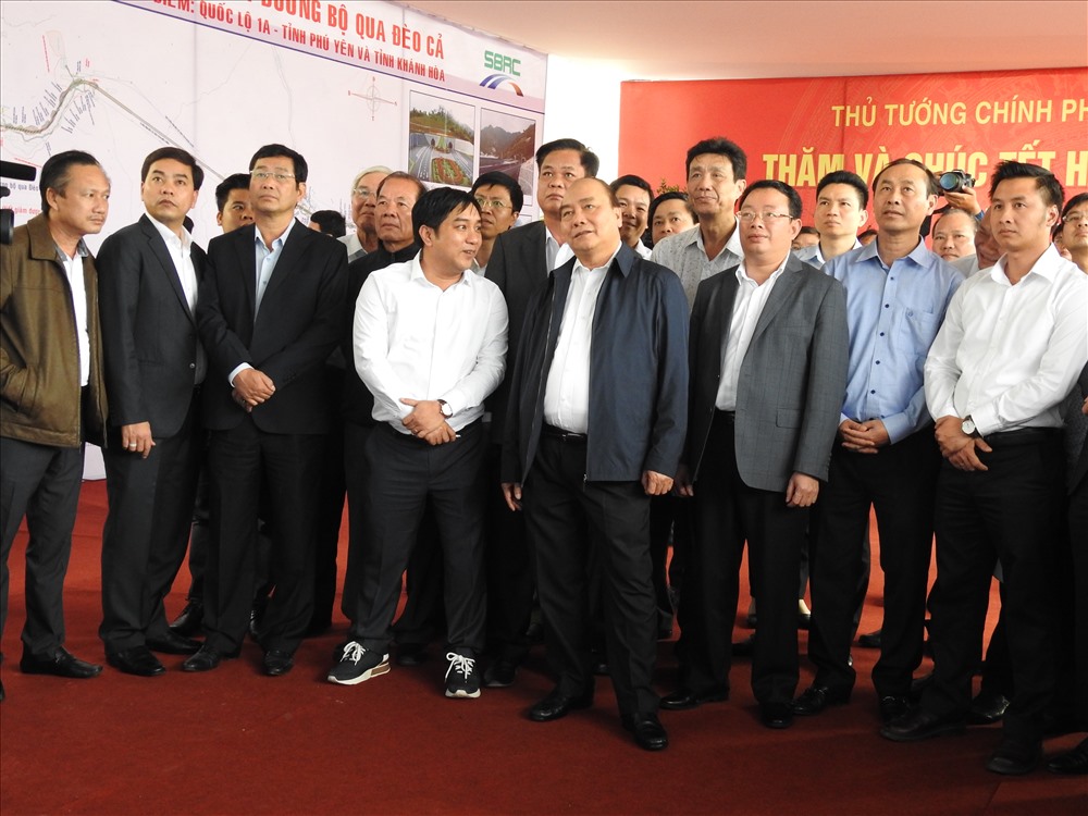 Thủ tướng Nguyễn Xuân Phúc thăm và làm việc tại hầm đường bộ Đèo Cả.