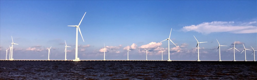 Nhà máy Điện gió Bạc Liêu 1 được xem là lớn nhất nước, sắp tới sẽ có hàng loạt Nhà máy Điện gió được xây dựng tại Bạc Liêu