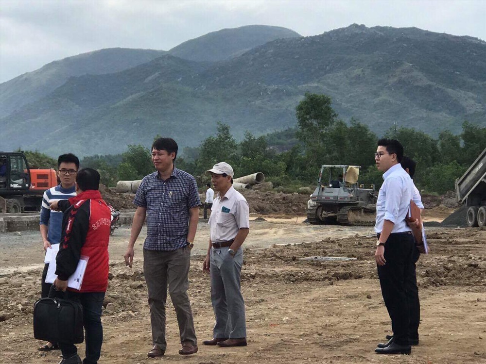 Ngày 23.1, đại diện Sở KH-ĐT tỉnh Khánh Hoà đã xuống khảo sát con đường 74, sau phản ánh của báo Lao Động.