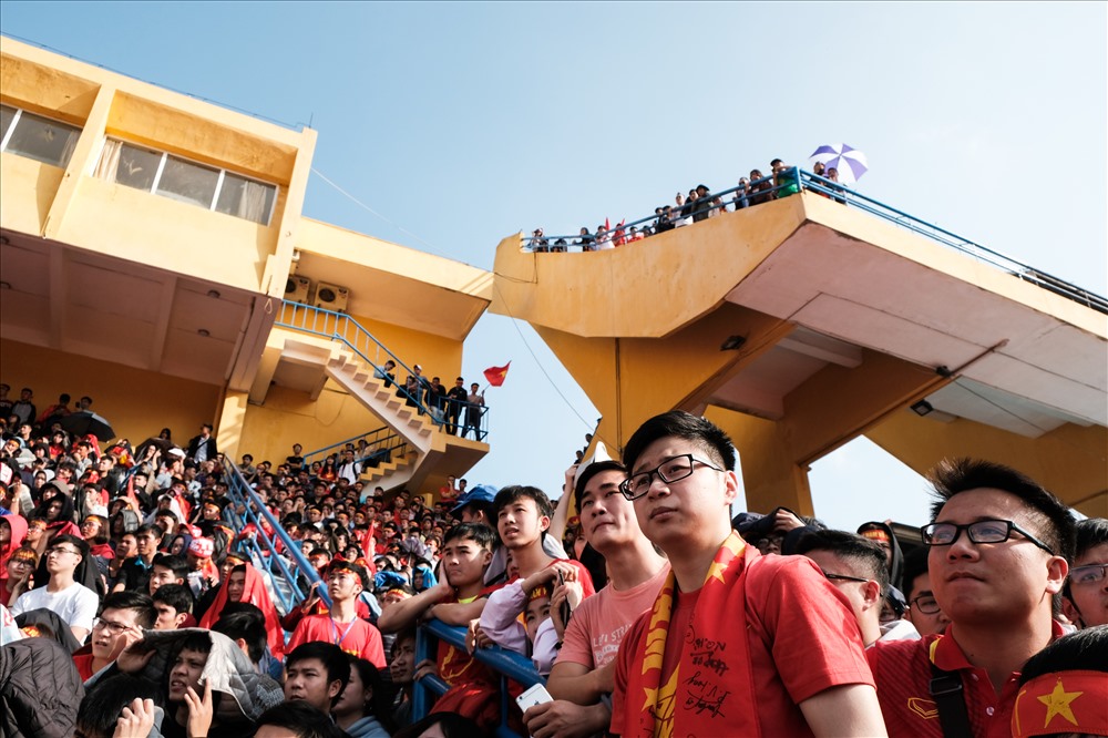 Các CĐV đã làm hồi sinh sân vận động Hàng Đẫy trong ngày U23 Việt Nam có trận cầu lịch sử.