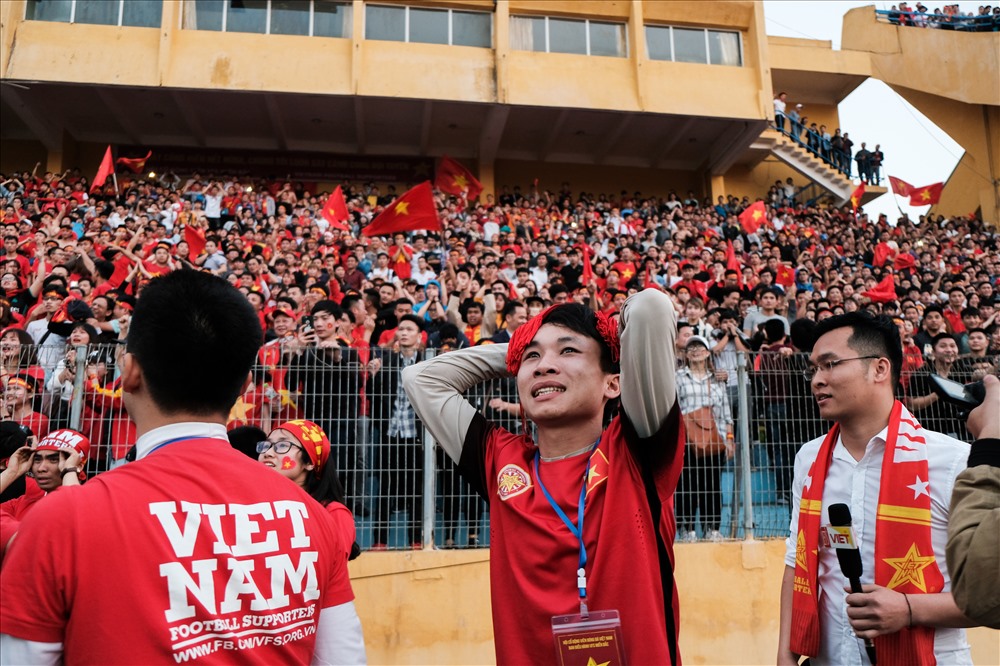 Những cung bậc cảm xúc của CĐV đội tuyển U23 Việt Nam.