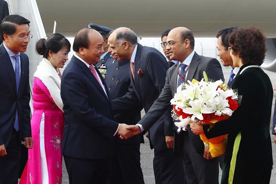 Lễ đón Thủ tướng Nguyễn Xuân Phúc và phu nhân tại sân bay quân sự Palam, New Delhi trưa 24.1. Ảnh: TTXVN