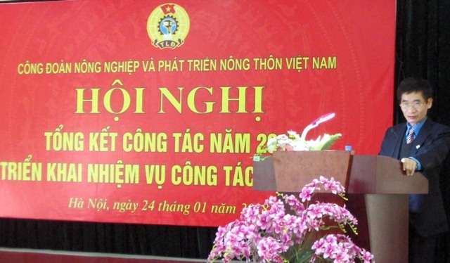 Phó Chủ tịch Tổng LĐLĐVN Trần Văn Thuật phát biểu chỉ đạo tại Hội nghị. Ảnh: CĐ NNPTNTVN