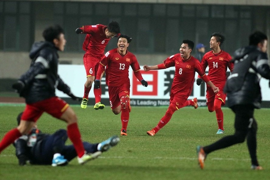 Đức Huy (áo số 8) lọt top cầu thủ mới nổi ở Đông Nam Á tại vòng chung kết U23 Châu Á. Ảnh: Hữu Phạm