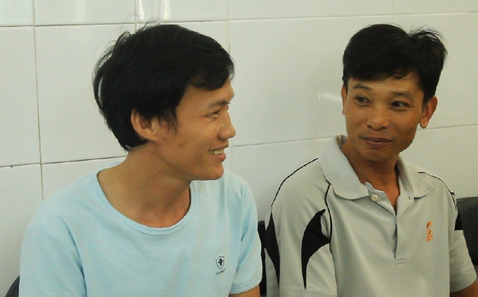 Người nhà bệnh nhân ung thư chia sẻ cảm xúc khi theo dõi đội tuyển Việt Nam tại bệnh viện trong trận bán kết 23.1 vừa qua.
