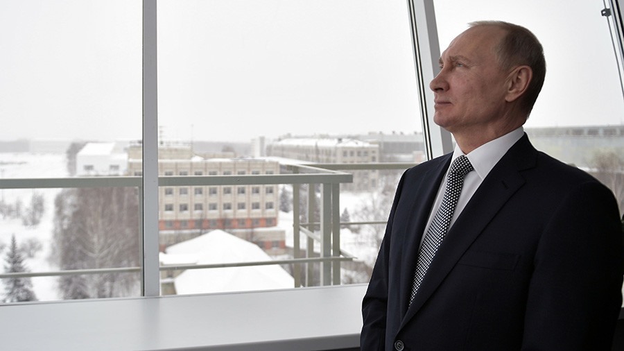 Tổng thống Vladimir Putin giám sát chuyến bay thử nghiệm của Tu-160. Ảnh: Sputnik