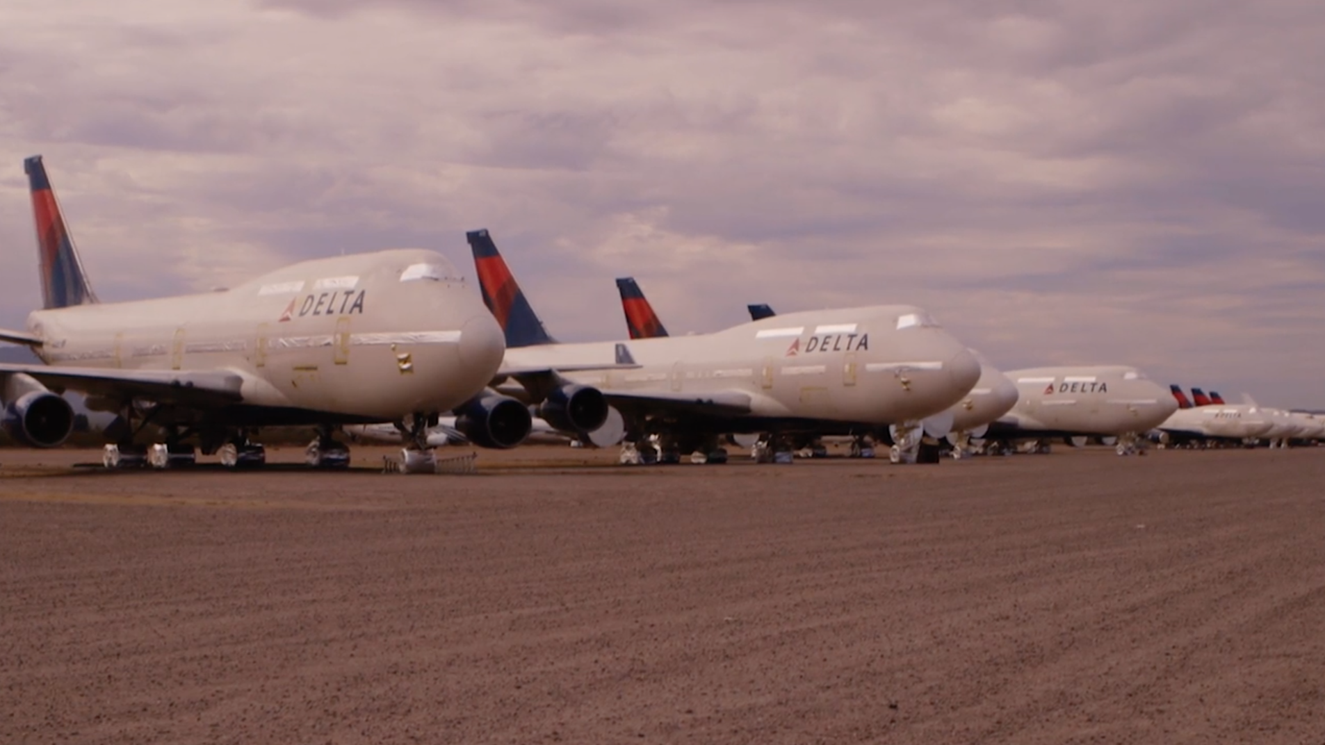 Hãng Delta Airlines đã cho nghỉ hưu đội máy bay Boeing 747, chính thức kết thúc hoạt động chở khách bằng loại máy bay này trên đất Mỹ.