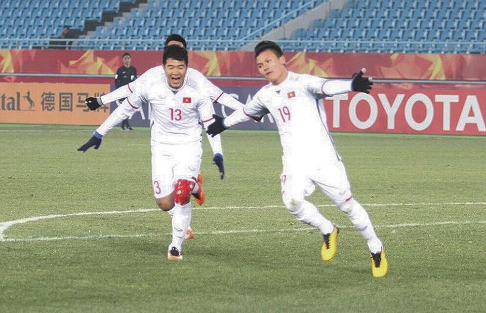 Quang Hải sau bàn thắng vào lưới U23 Qatar