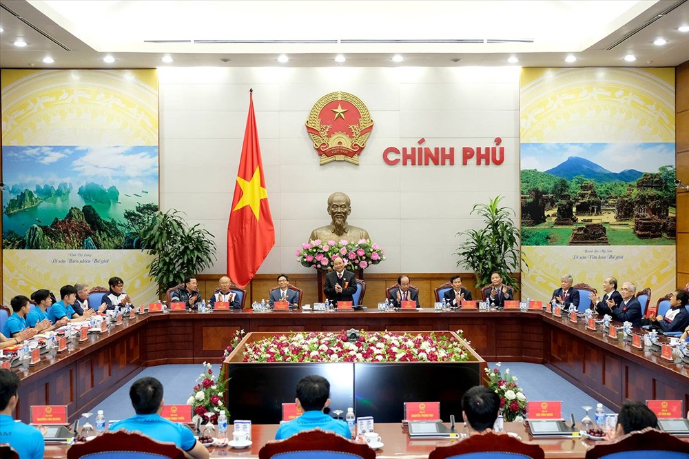 Toàn cảnh cuộc gặp giữa Thủ tướng Nguyễn Xuân Phúc và đội tuyển U23 Việt Nam tại trụ sở Chính phủ. Ảnh: VGP.