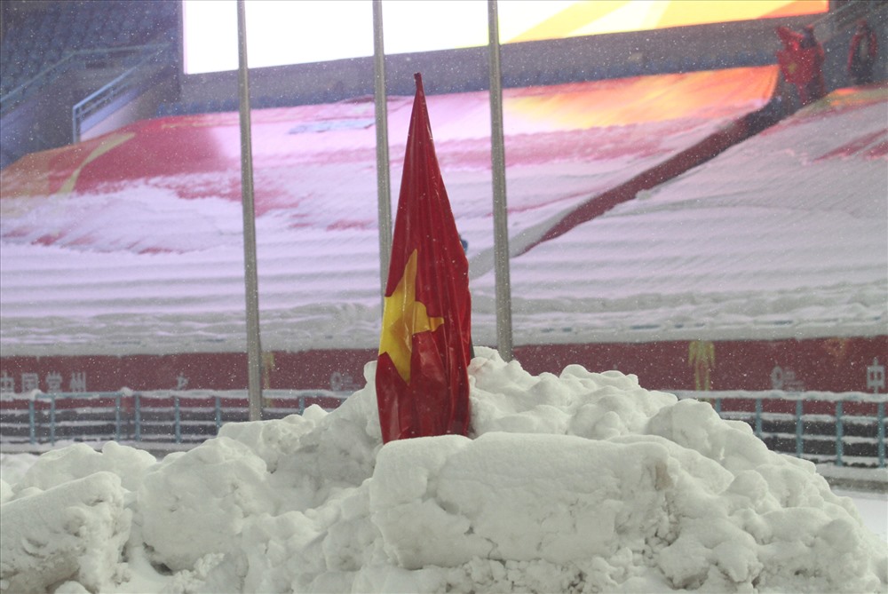 Lá cờ đỏ sao vàng - niềm tự hào của người dân Việt Nam. Hình ảnh này đã trở thành biểu tượng của sự độc lập, đồng nhất và tự do của đất nước ta. Hãy ngắm nhìn và cảm nhận những bức ảnh tuyệt đẹp về lá cờ đỏ sao vàng, mỗi bức ảnh đều mang một thông điệp và ý nghĩa khác nhau.