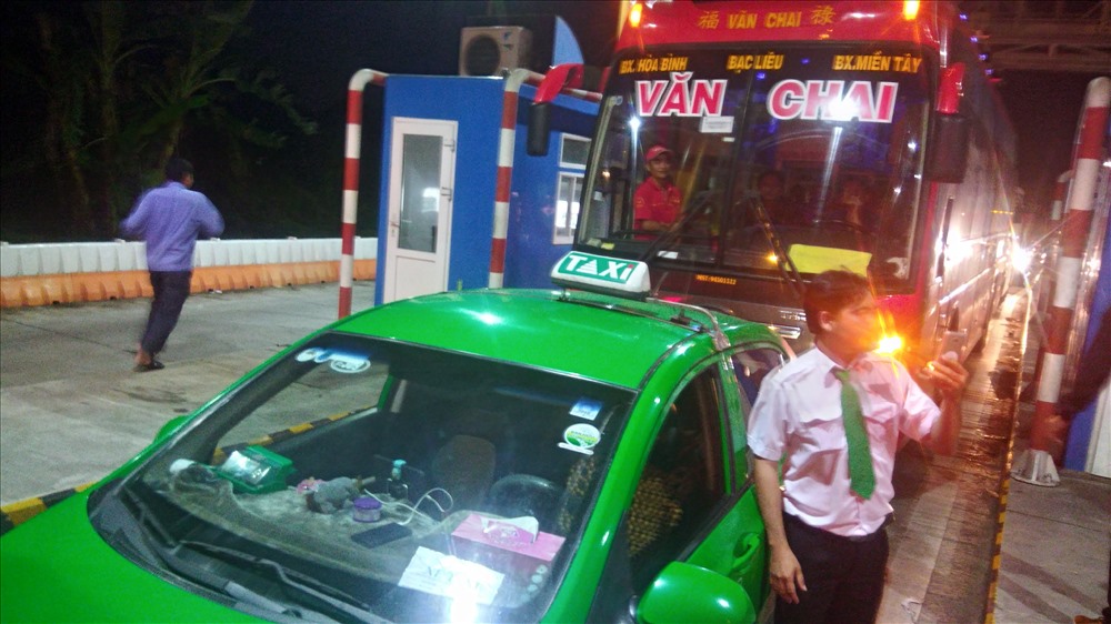 TAXI cũng phản ứng