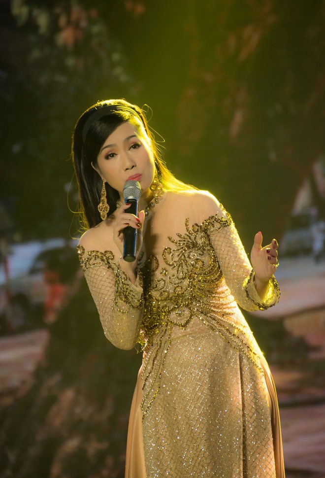 ham gia chương trình này, Trịnh Kim Chi thể hiện hai ca khúc cho đợt quay đầu tiên là: Duyên Phận và Vùng Lá Me Bay.