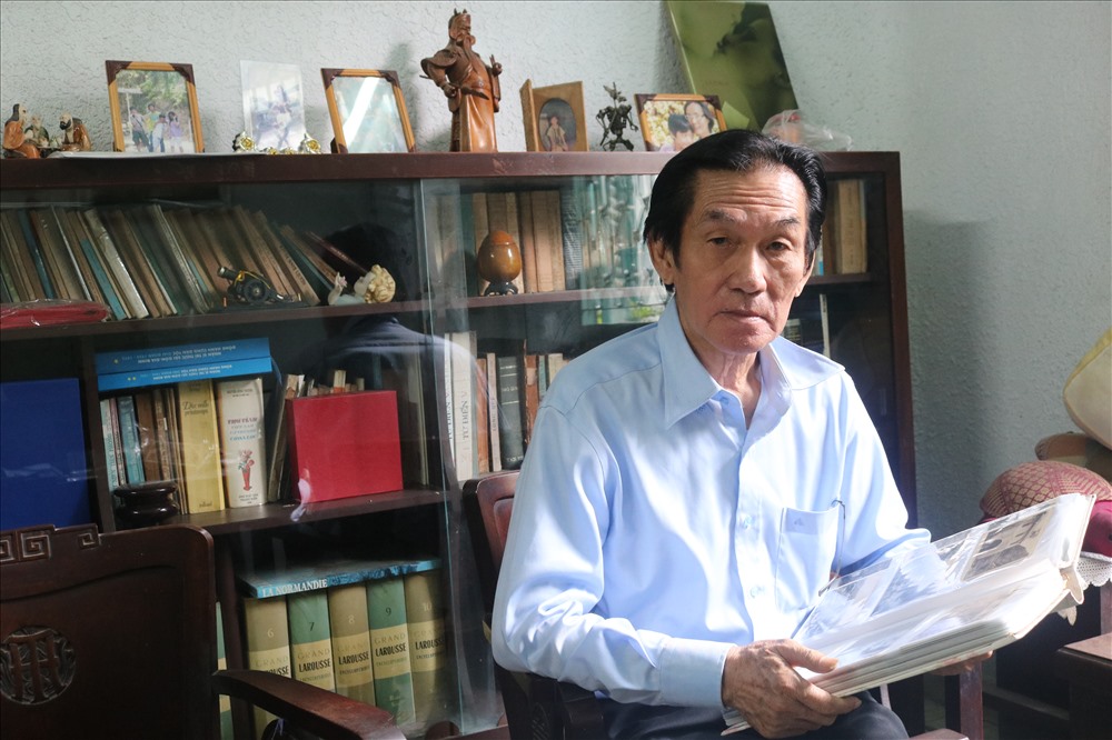 PGS TS Nguyễn Mạnh Hùng là Nhà nghiên cứu TPHCM, ông là giáo sư Đại học Osaka Nhật Bản và từng giữ cương vị Hiệu trưởng Đại học quốc tế Hồng Bàng. 