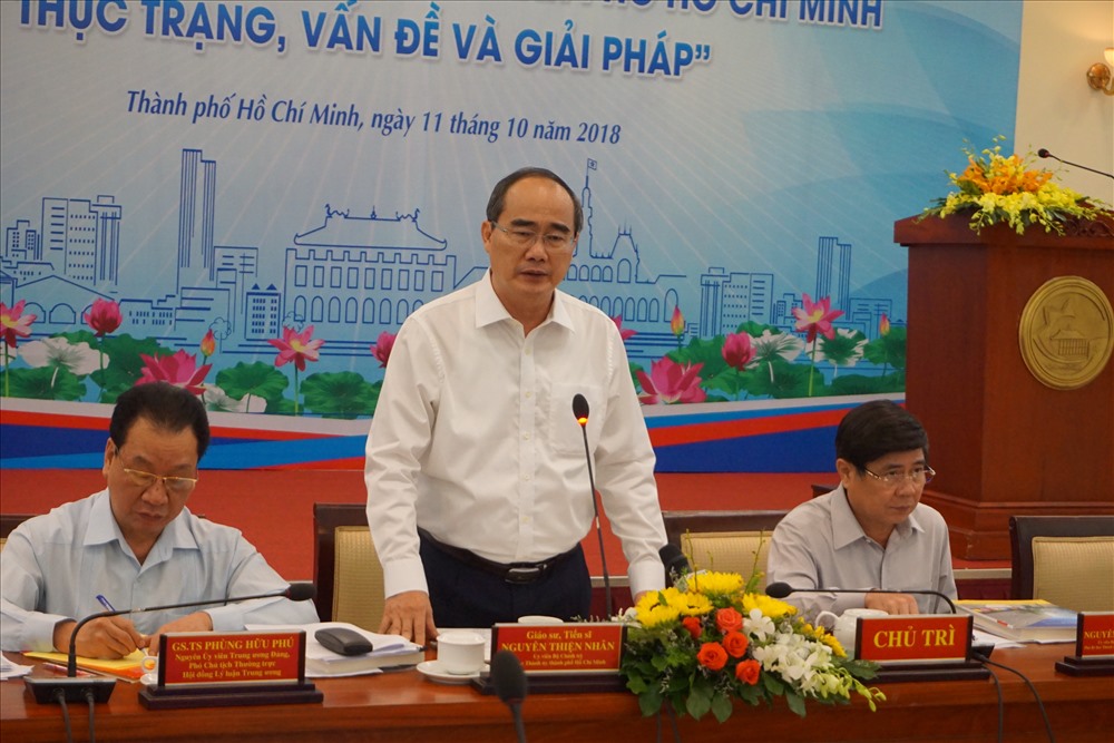 Bí thư Thành ủy TPHCM Nguyễn Thiện Nhân phát biểu tại hội thảo.