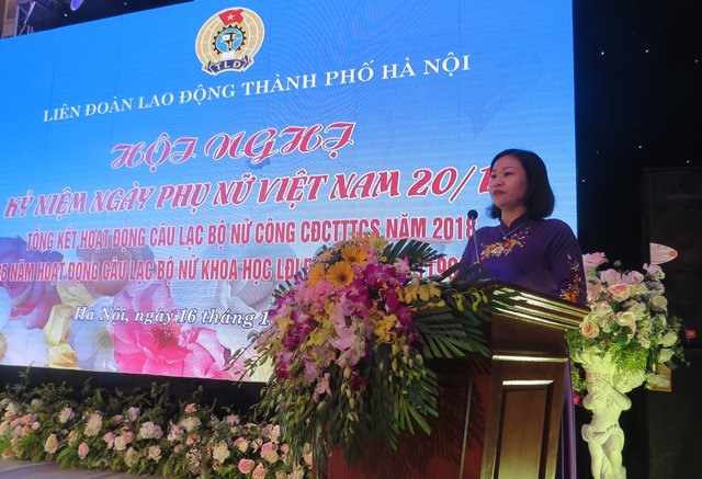 Chủ tịch LĐLĐ TP. Hà Nội Nguyễn Thị Tuyến phát biểu tại buổi lễ. Ảnh: Xuân Trường