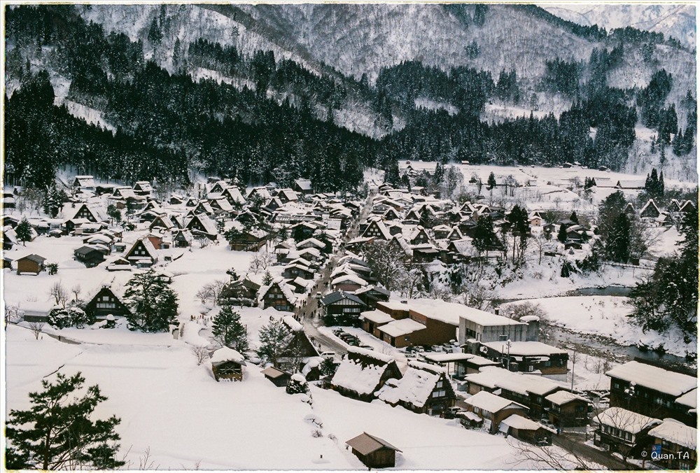 Toàn cảnh ngôi làng cổ Shirakawa. Ảnh: Quan Anh Tran