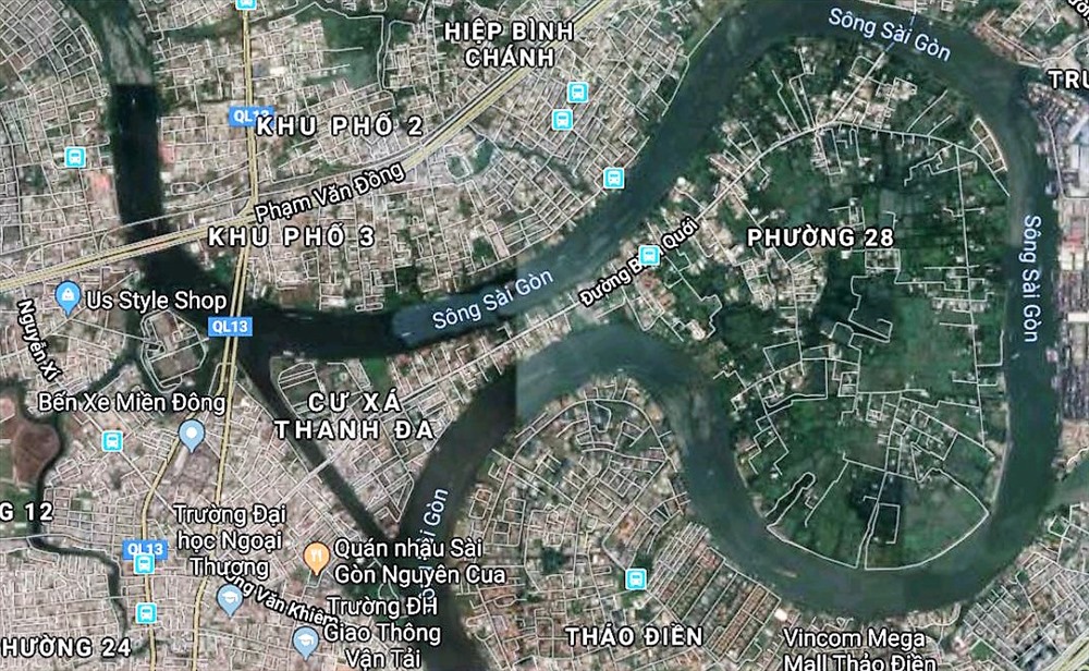 Ba phía của bán đảo Thanh Đa là sông Sài Gòn, phần còn lại là một con kênh lớn. Để sang đây bằng được bộ chỉ có lối duy nhất là qua cầu Kinh (hay còn gọi là cầu Kinh Thanh Đa). Ảnh: GGM