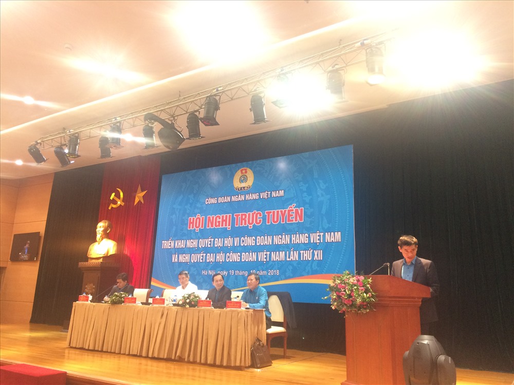 Đồng chí Trần Văn Thuật, Phó Chủ tịch Tổng LĐLĐVN phát biểu tại Hội nghị. 