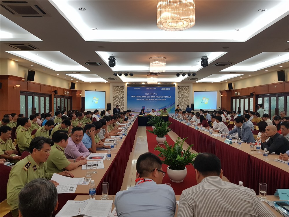 Hội thảo với chủ đề “Thực trạng hàng giả, hàng nhái tại Việt Nam - Nguy cơ, thách thức và giải pháp” tại TPHCM, sáng 19.10.