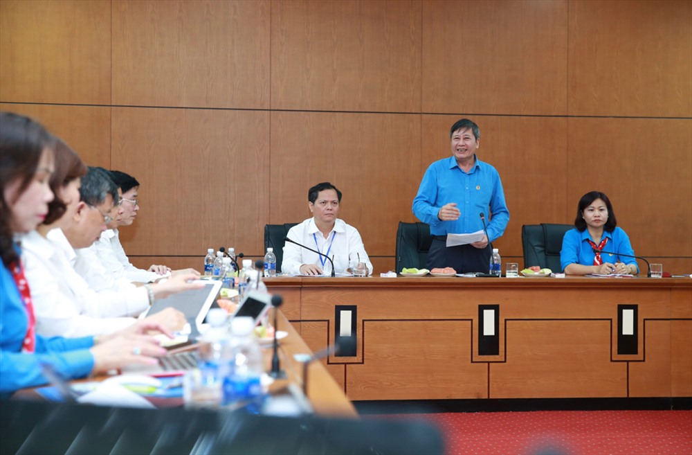 Phó Chủ tịch Thường trực Tổng LĐLĐVN Trần Thanh Hải phát biểu kết luận tại buổi làm việc. Ảnh: Hải Nguyễn