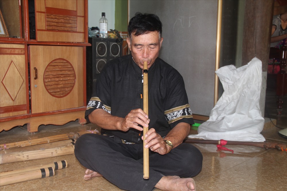 Cùng nhiều loại nhạc cụ của đồng bào dân tộc Thái ở miền tây Nghệ An