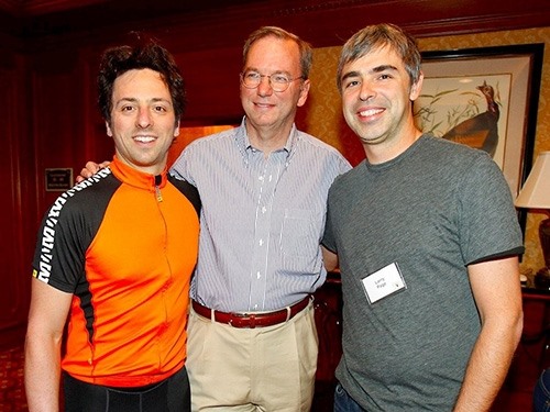 Năm 2001, Brin và Page đã tuyển dụng Schmitd, người thay thế vị trí CEO của Page. Việc thuê Schmitd là để tách vai trò của 2 nhà sáng lập ra, với mục đích tập trung vào công nghệ riêng cho Google.
