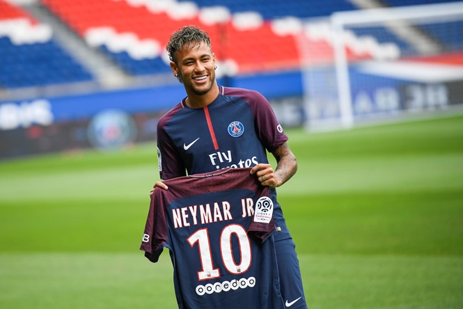 Thương vụ Neymar đóng góp đáng kể vào doanh thu của Barca