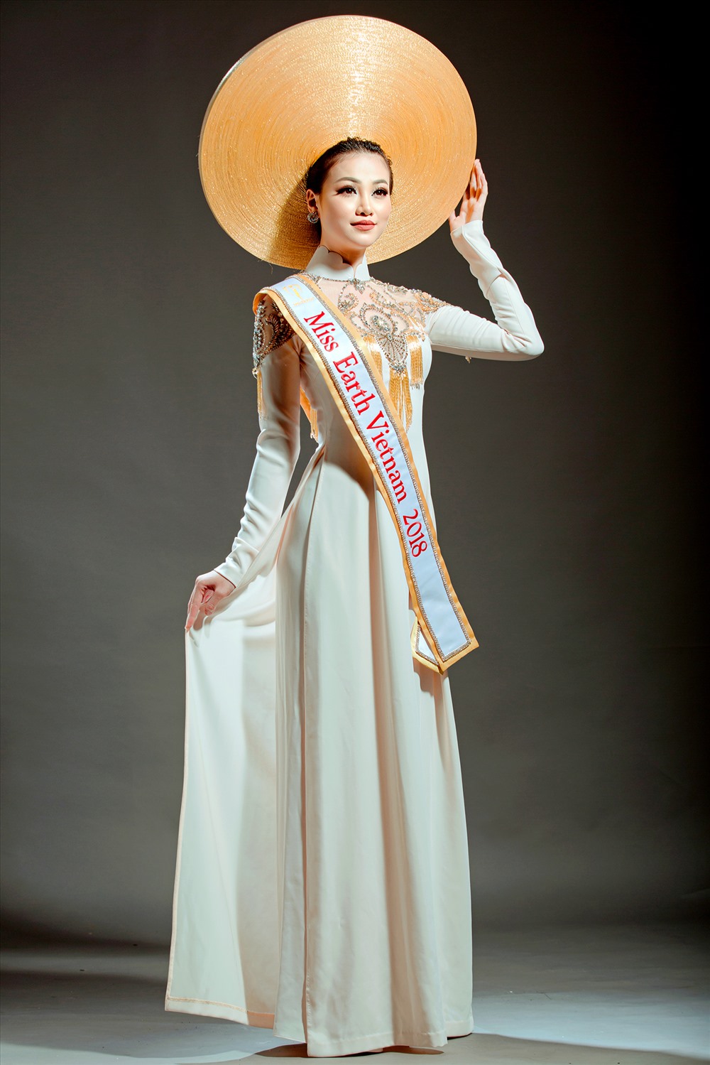 Nguyễn Phương Khánh sẽ tranh tài cùng 94 nhan sắc khác đến từ các Quốc gia trên thế giới tại cuộc thi Hoa hậu Trái đất 2018.