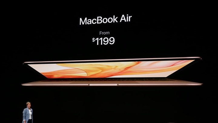 Với nhiều cải tiến vượt bậc,  iPad Pro mới có giá bán từ 799 USD cho phiên bản 11inch và 999 USD cho phiên bản 12,9inch. 