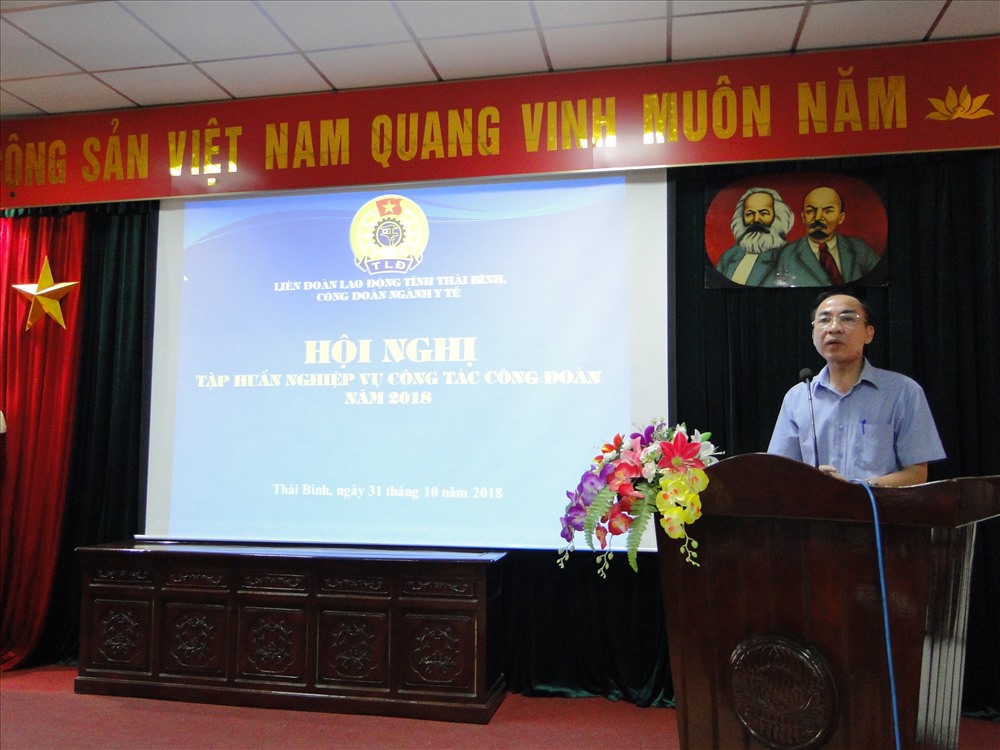 Đồng chí Trần Quang Hải - PGĐ Sở Y tế tỉnh Thái Bình - phát biểu tại hội nghị.