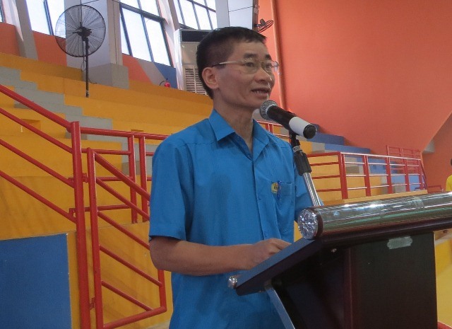 Ông Trần Văn Thuật - Phó Chủ tịch Tổng LĐLĐVN phát biểu chỉ đạo tại lễ khai mạc hội thao. Ảnh: Xuân Trường