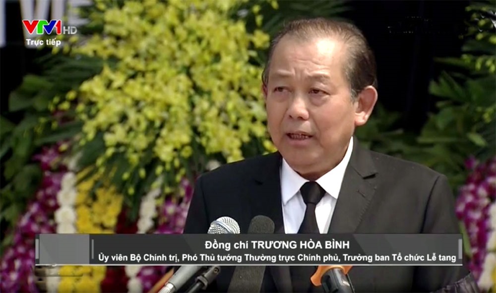 Ủy viên Bộ Chính trị, Phó Thủ tướng thường trực Chính phủ Trương Hòa Bình - Trưởng Ban Tổ chức Lễ tang phát biểu cảm ơn.