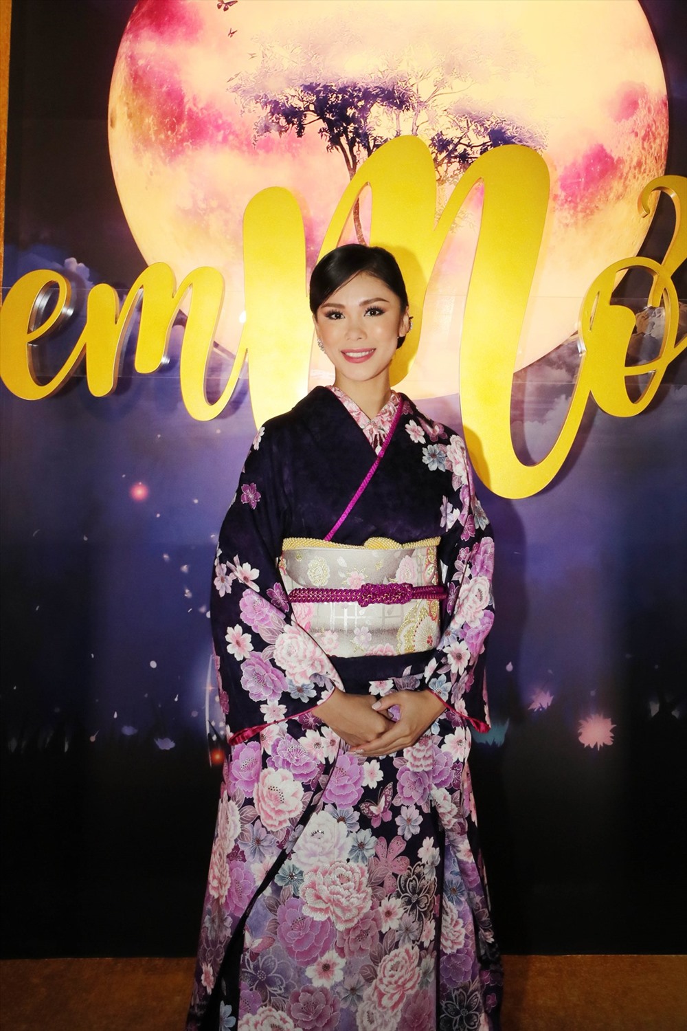 Hoa hậu Hoàn vũ đến Việt Nam gặp gỡ, giao lưu với khán giả. 