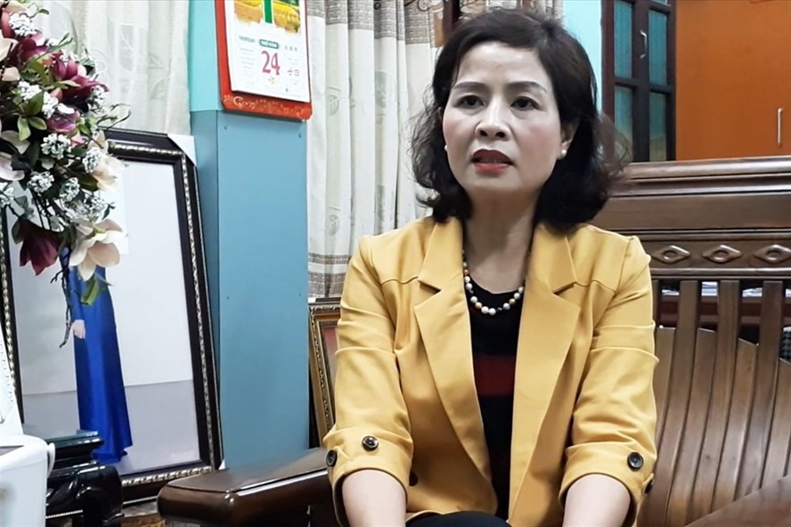Bà Phạm Thị Hằng, Giám đốc Sở GDĐT tỉnh Thanh Hóa trao đổi với PV