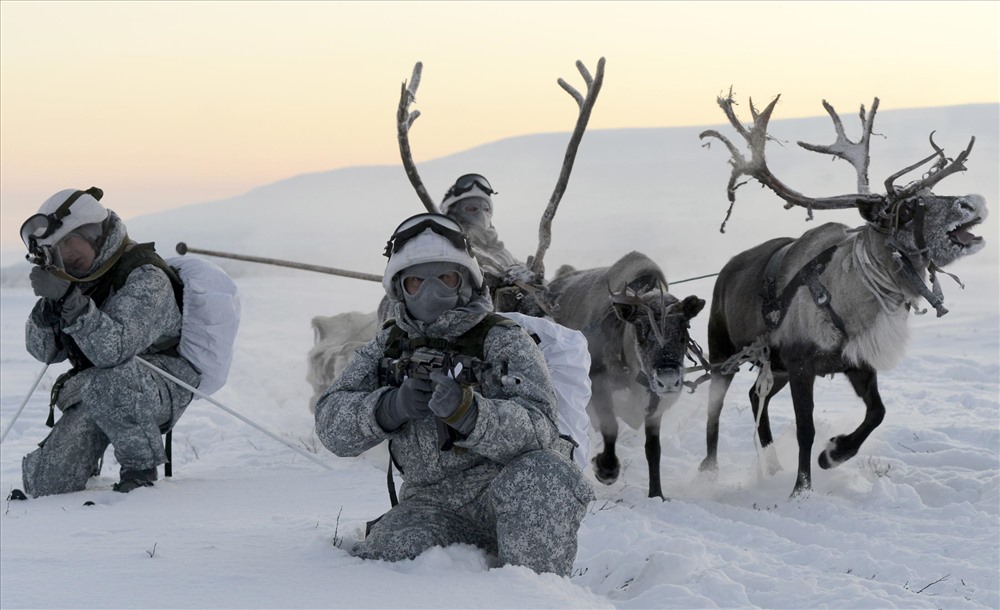 Lính Nga huấn luyện chiến đấu trong môi trường vùng cực.
