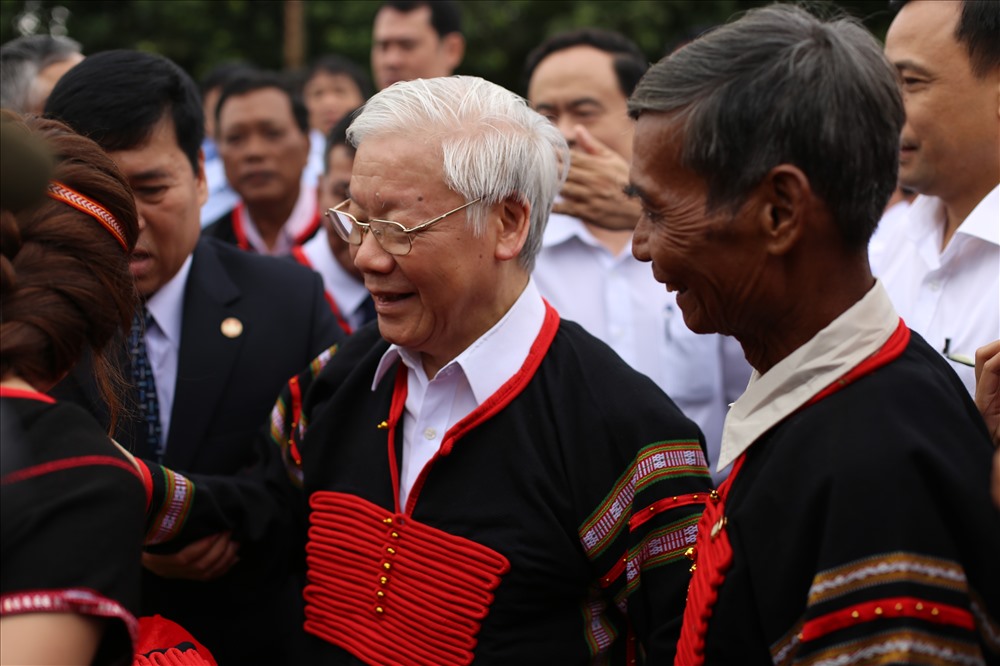Tổng Bí thư, Chủ tịch nước Nguyễn Phú Trọng với đồng bào dân tộc các buôn, thôn xã Dur Kmăl, huyện Krông Ana